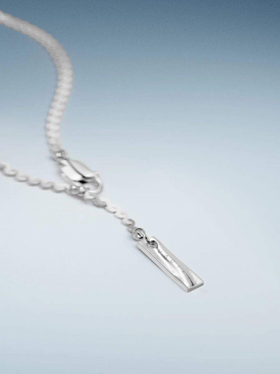 FLUID CHAIN NECKLACE