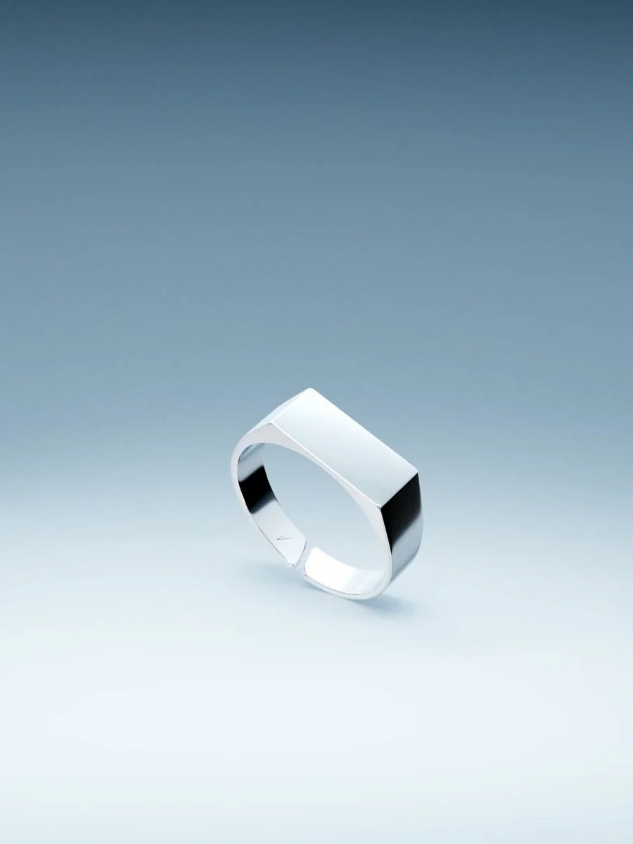 UNISIZE SIGNET RING IN SILVER