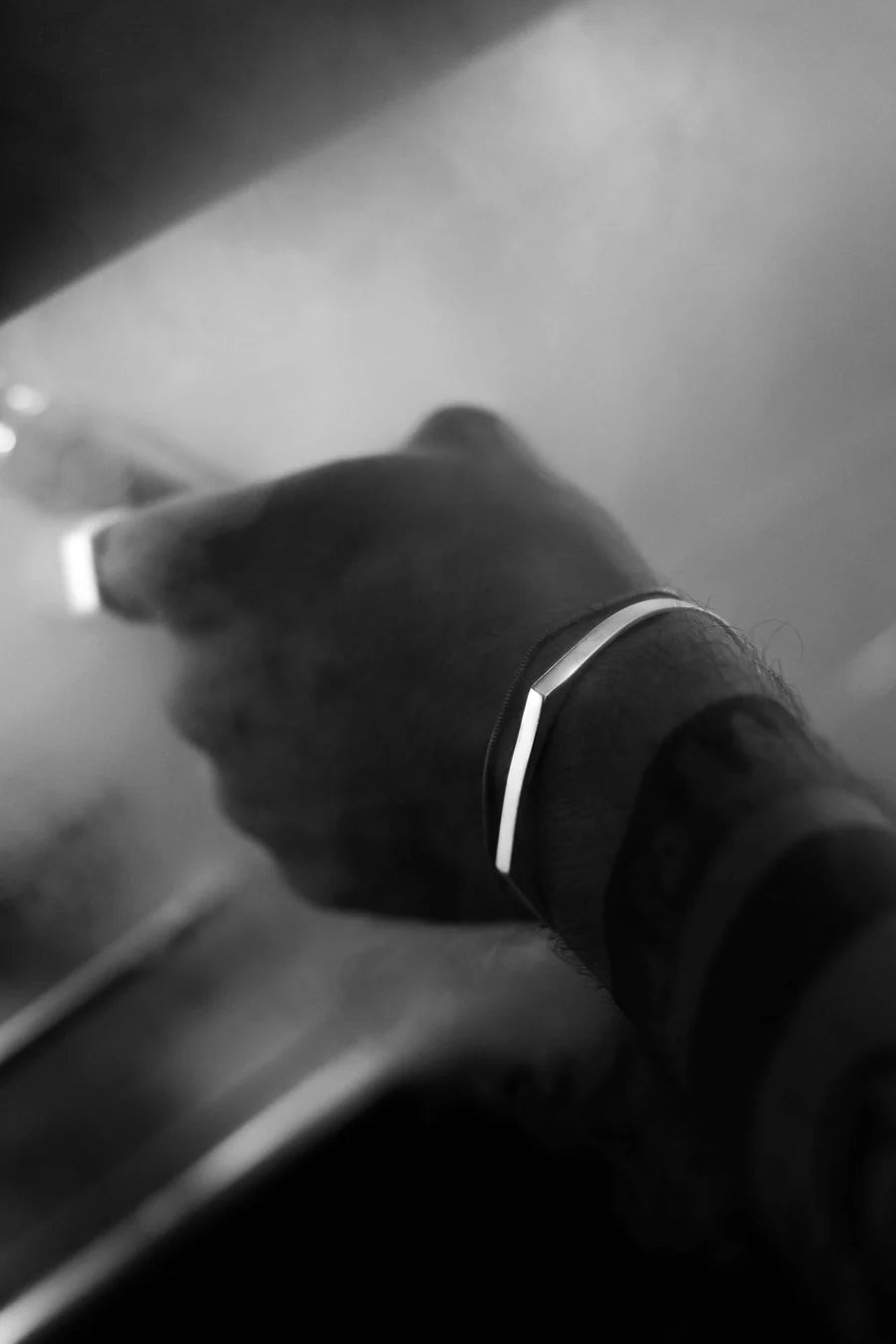 UNISIZE SIGNET CUFF IN SILVER