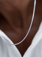 MINIMAL CHAIN NECKLACE